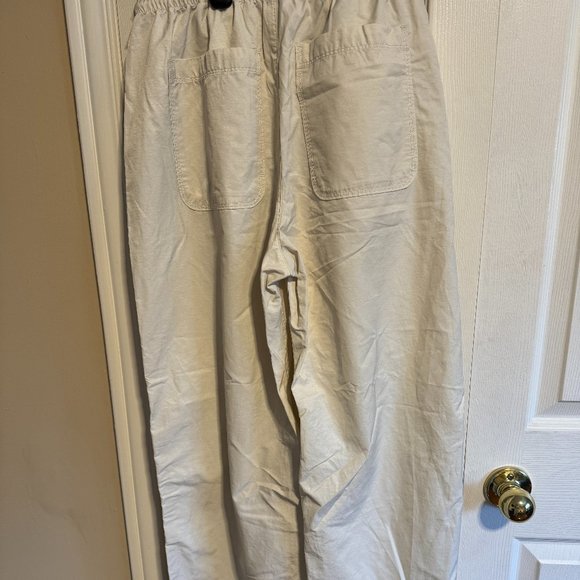 NWT Abercrombie Parachute Utility Pant, Cream, Size S - Picture 5 of 6